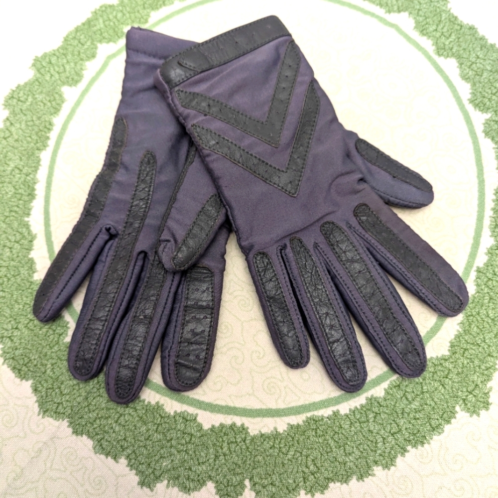 Isotoner Women's Black and Gray Gloves Size Large. EUC.